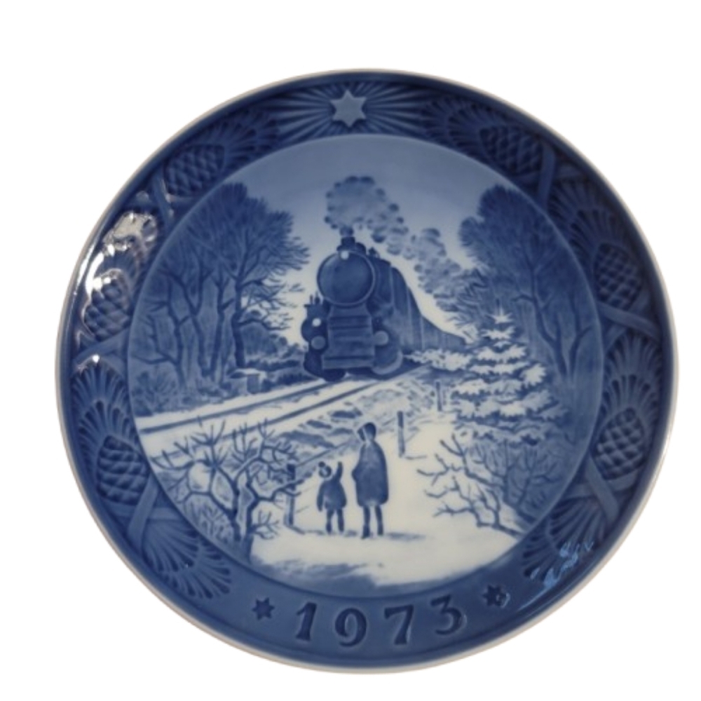 Royal Copenhagen Plate "Going Home For Christmas" 1973 blue white